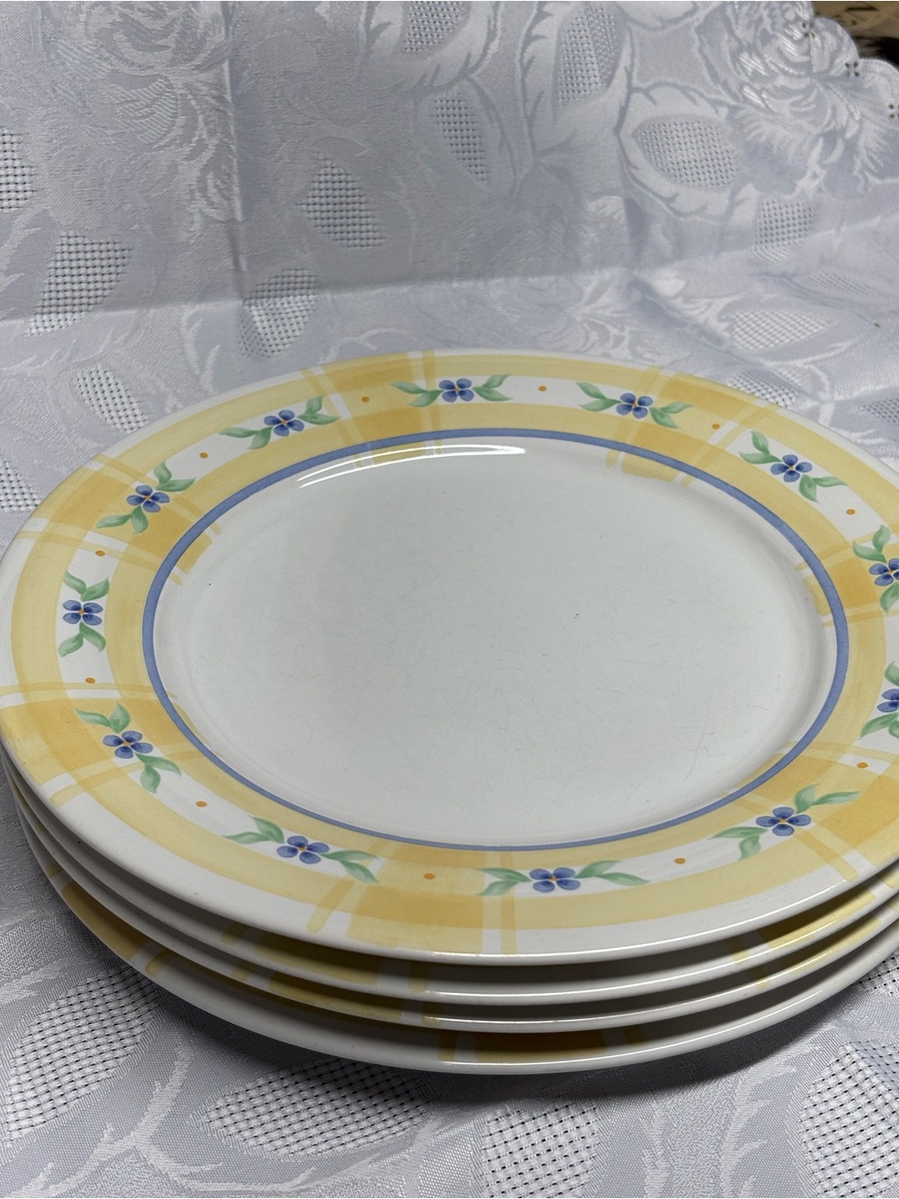 Pfaltzgraff Yellow Summer Breeze Dinner Plates with Blue Flower set of 4 - Picture 5 of 7